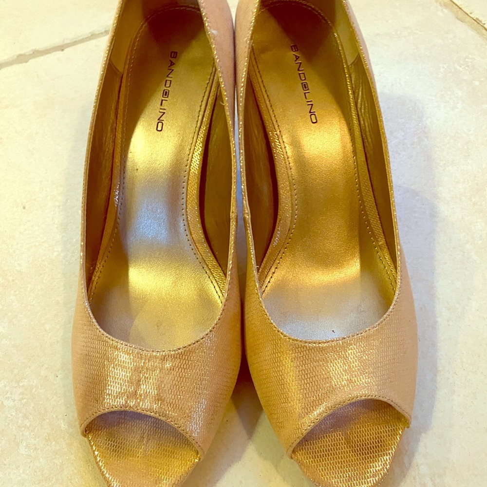 Bandolino open toed pumps